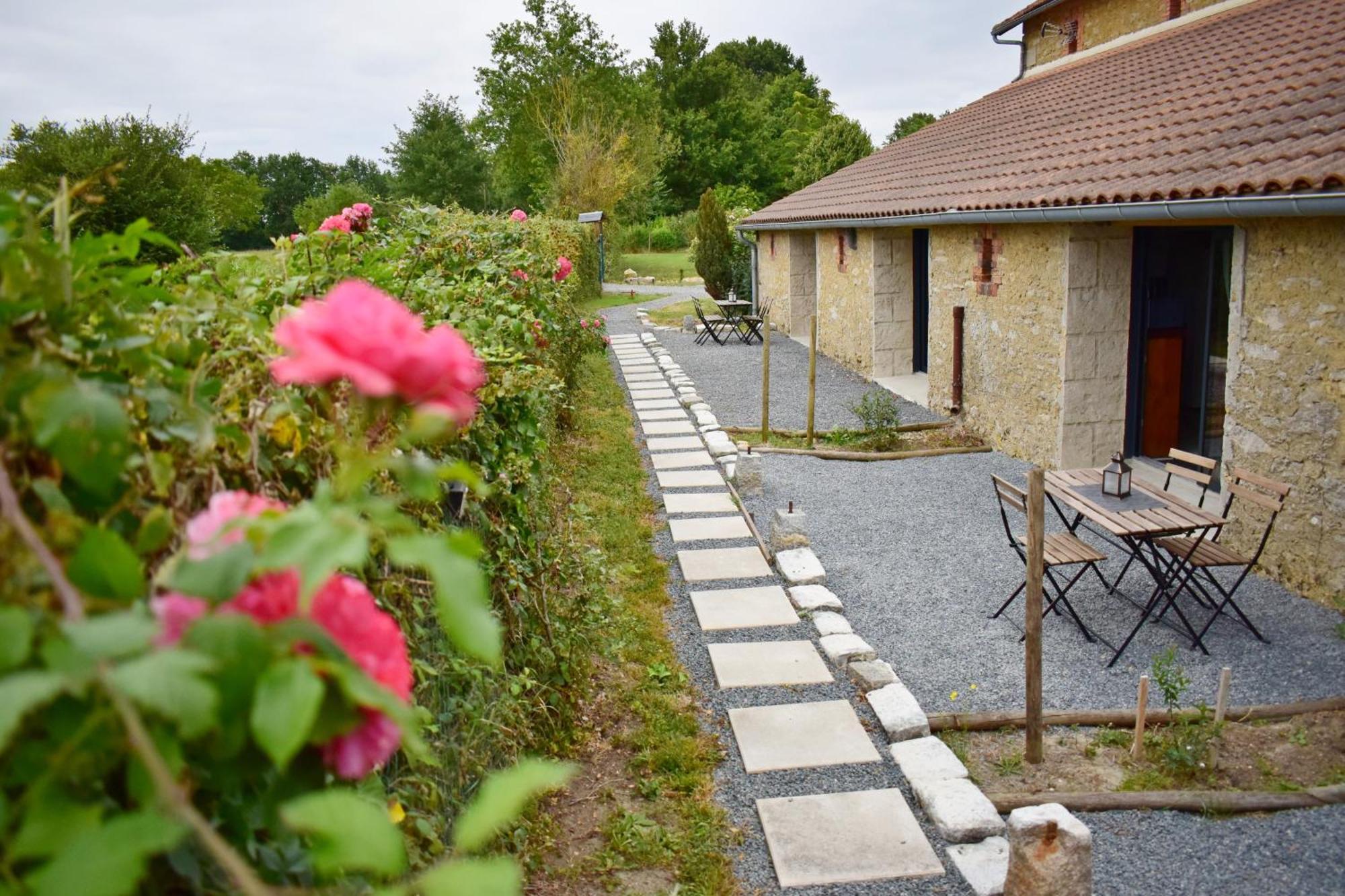 L'Oree Du Bois Gaubau Bed and Breakfast Saint-Georges-sur-Layon Esterno foto